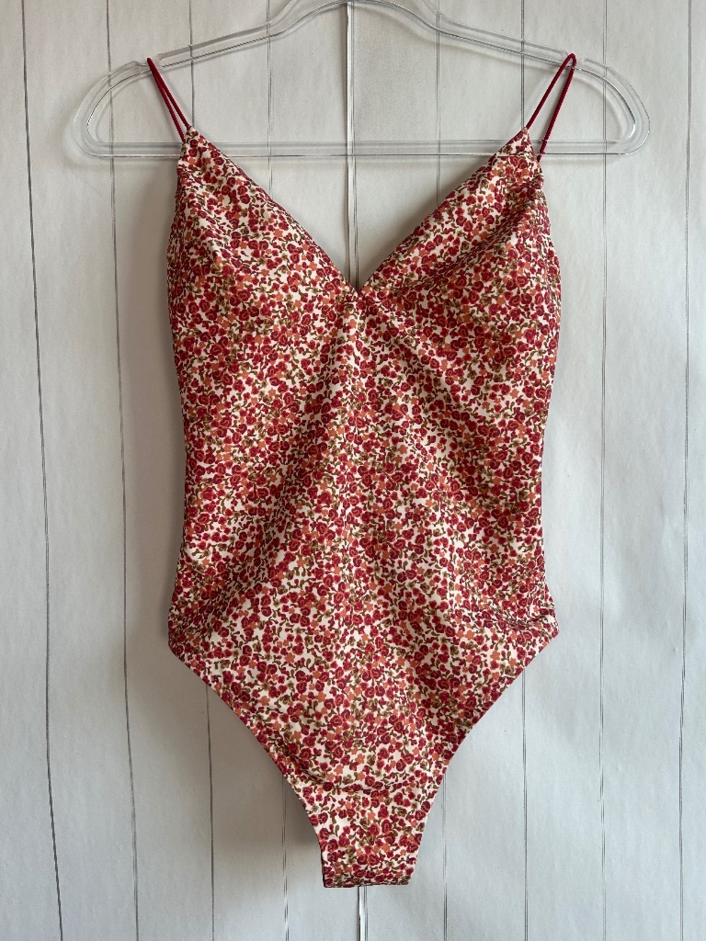 Reformation size S Rio one piece swimsuit red ditsy floral v neck low back